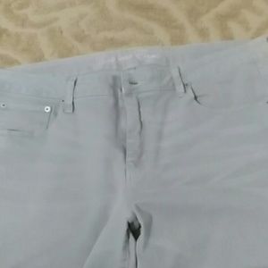 AEO Ankle Zippered Jeans in Gray/Pink